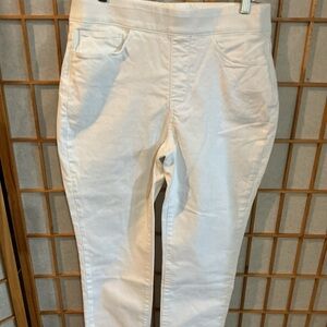 SOFT SURROUNDINGS WHITE DENIM JEANS